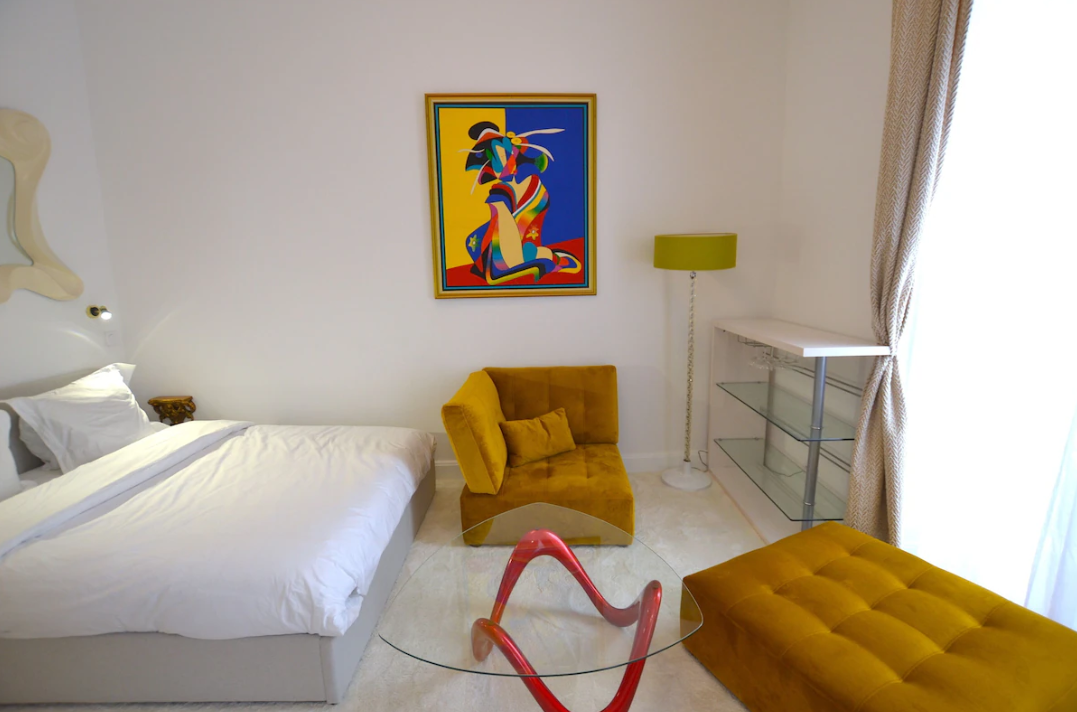 Studio-Monaco-REF7418526