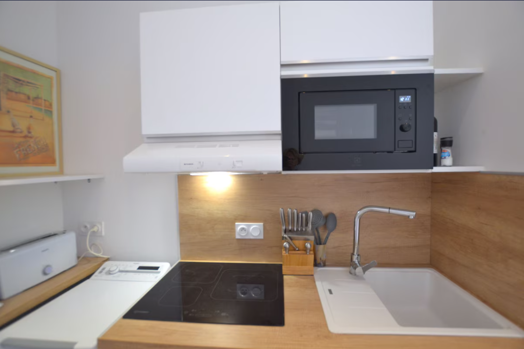 Studio-Monaco-REF7418526